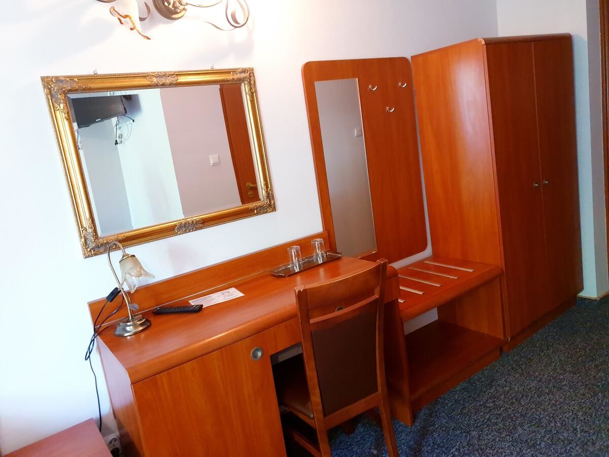 Отель Hotel Magnat Островец-Свентокшиский-35